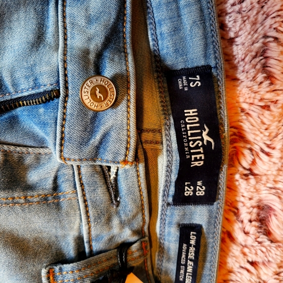 Hollister Skinny Jeans - Picture 2 of 3